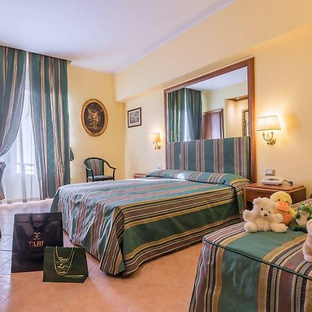 Raeli Hotel Lux Rom Exterior foto