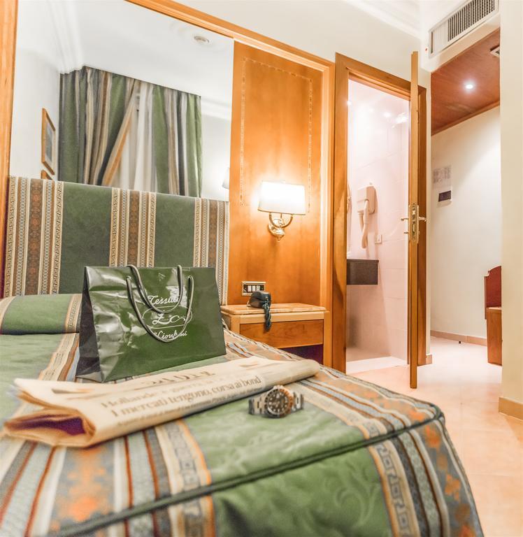 Raeli Hotel Lux Rom Exterior foto