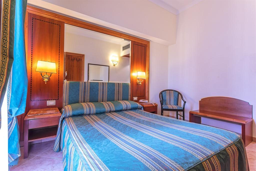 Raeli Hotel Lux Rom Exterior foto