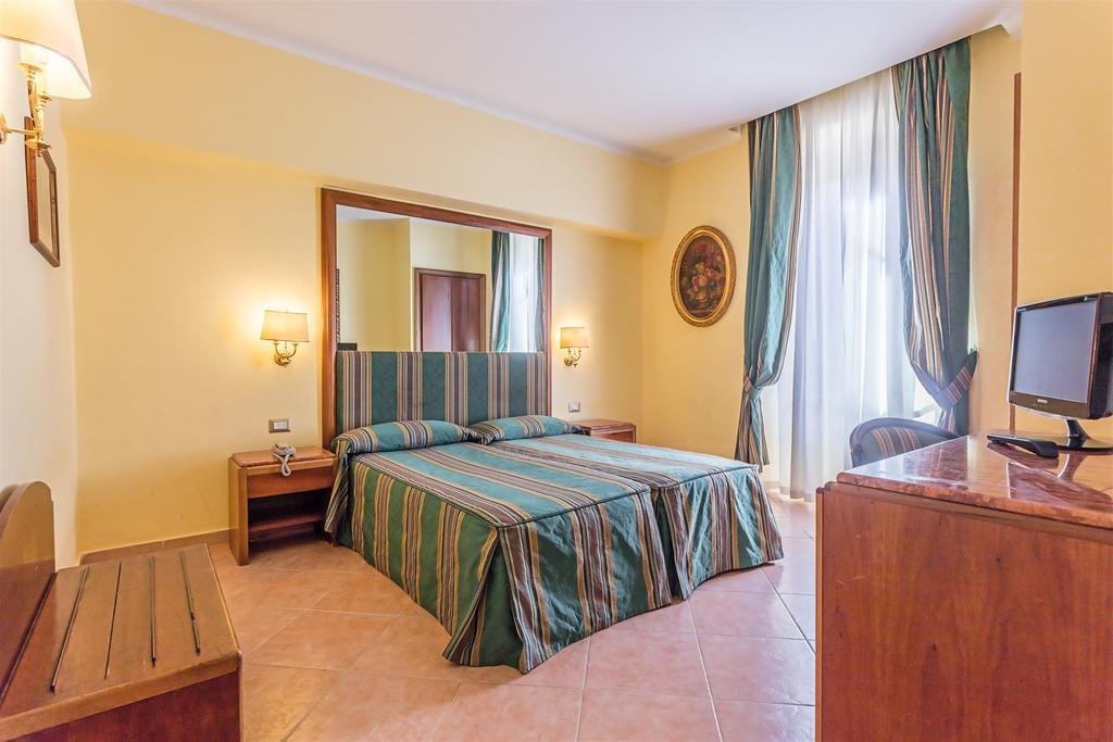 Raeli Hotel Lux Rom Exterior foto