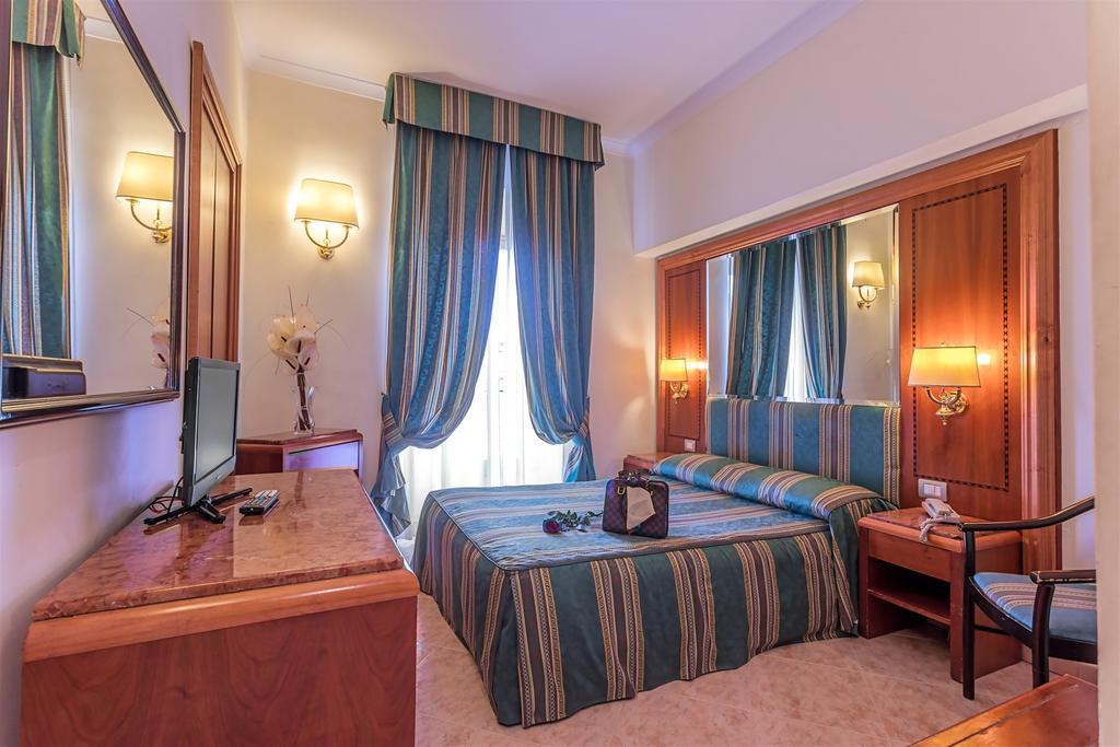 Raeli Hotel Lux Rom Exterior foto