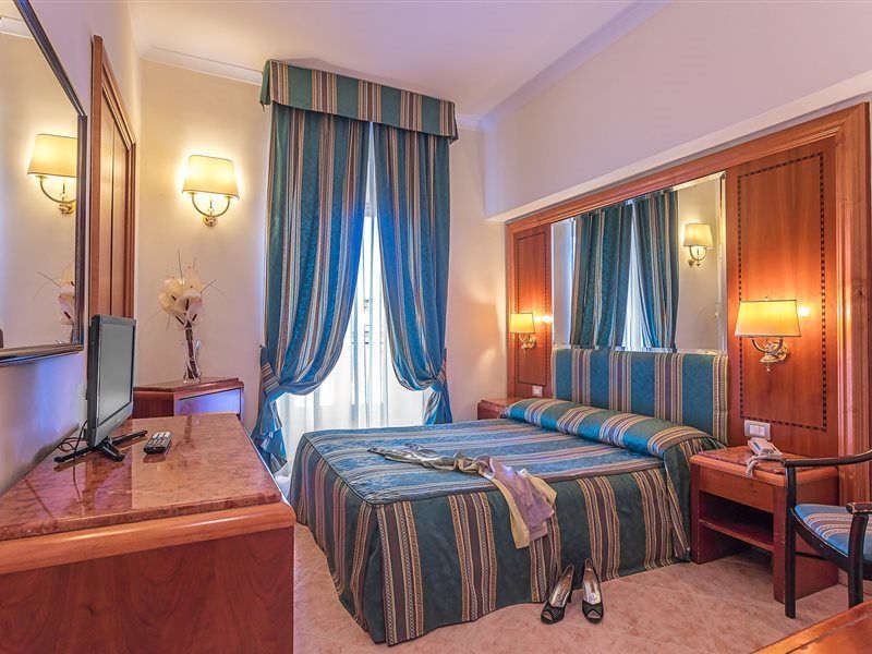 Raeli Hotel Lux Rom Exterior foto