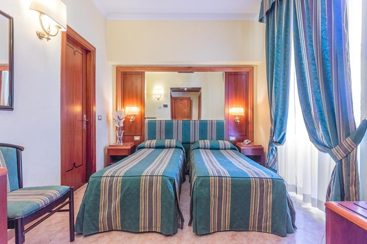 Raeli Hotel Lux Rom Exterior foto