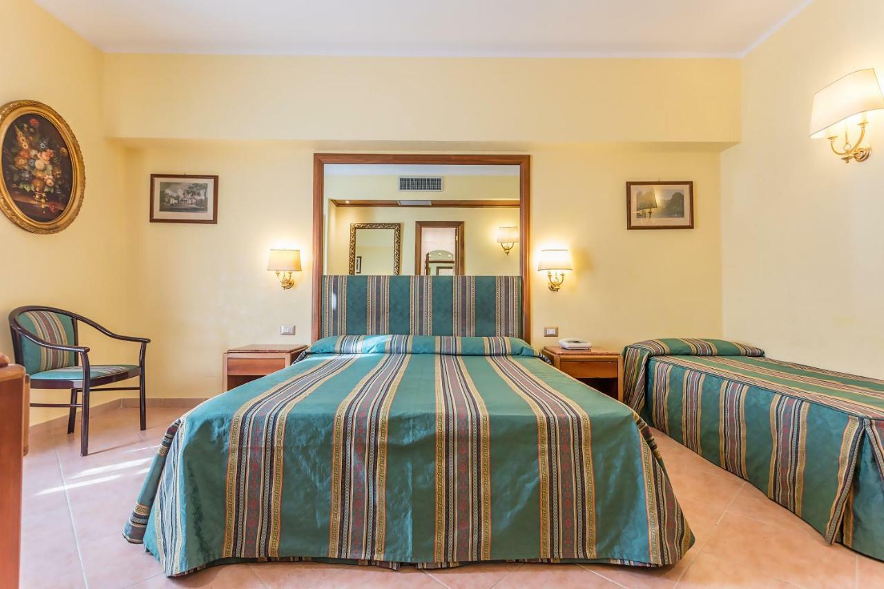 Raeli Hotel Lux Rom Exterior foto